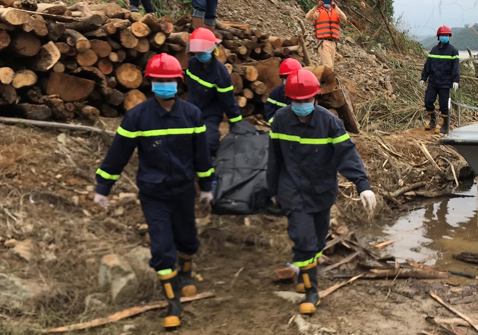 Thi the cong nhan anh 1