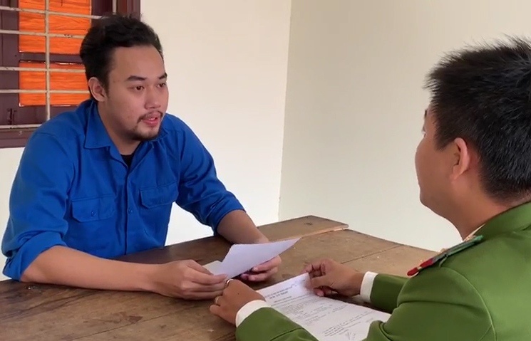 Hành hung bạn gái ảnh 1 Hanh hung ban gai anh 1