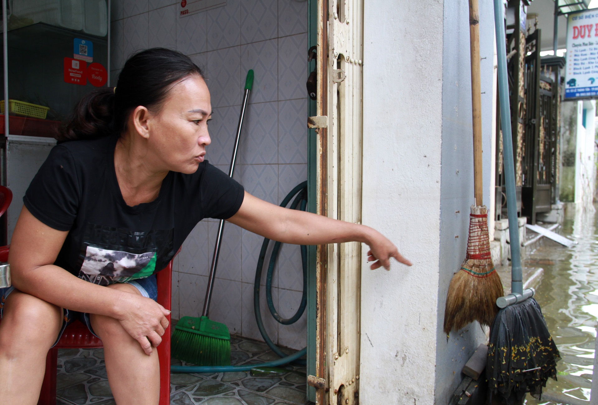 Dua xe di tranh lu anh 5