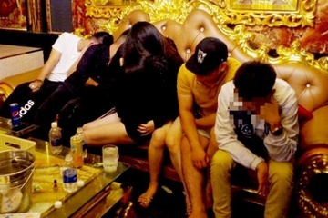 16 khach duong tinh voi ma tuy trong quan karaoke hinh anh