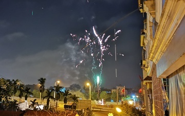 Dieu tra vu ban 100 qua phao hoa o su kien Hue - Countdown 2021 hinh anh