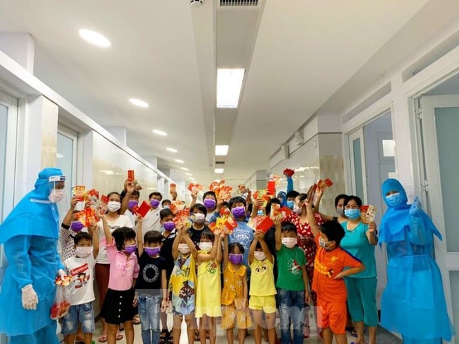 Hon 100 tre roi khu cach ly anh 1