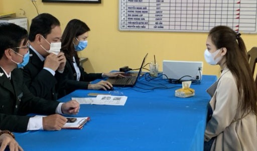 Co gai bi phat 5 trieu vi dang thong tin 'mot vo duoc lay nhieu chong' hinh anh