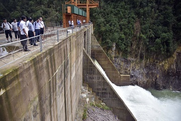 Thuy dien Thuong Nhat duoc tich nuoc tro lai hinh anh