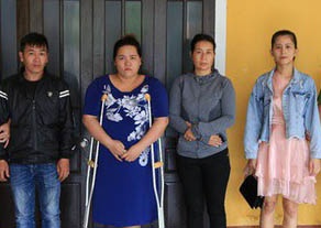 Khoi to nguoi quay clip danh ghen co gai loa the hinh anh