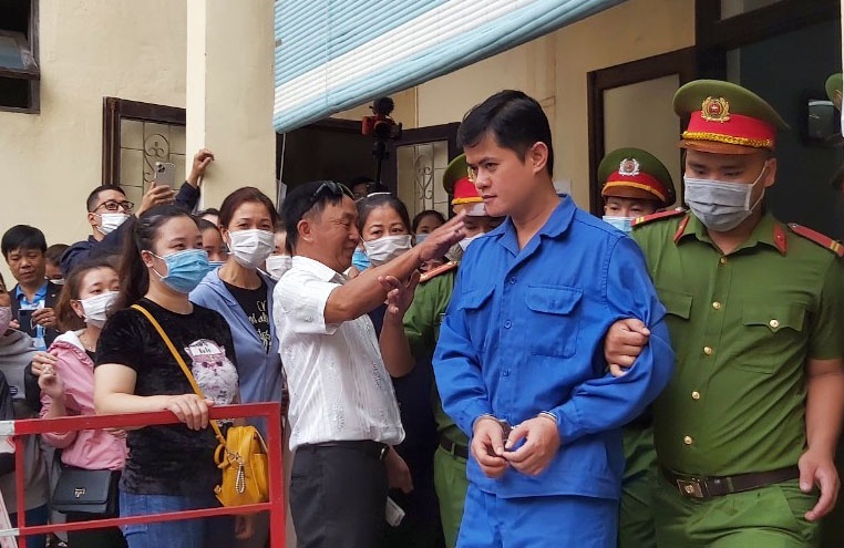 Bác sĩ hiếp dâm ảnh 2 Bac si hiep dam anh 2