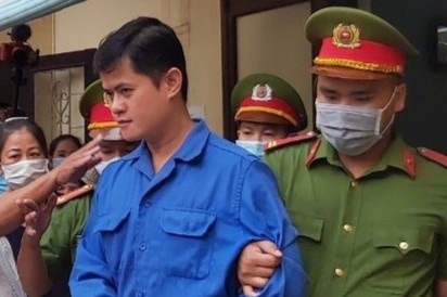 Hiep dam nu dieu duong, bac si linh gan 7 nam tu hinh anh