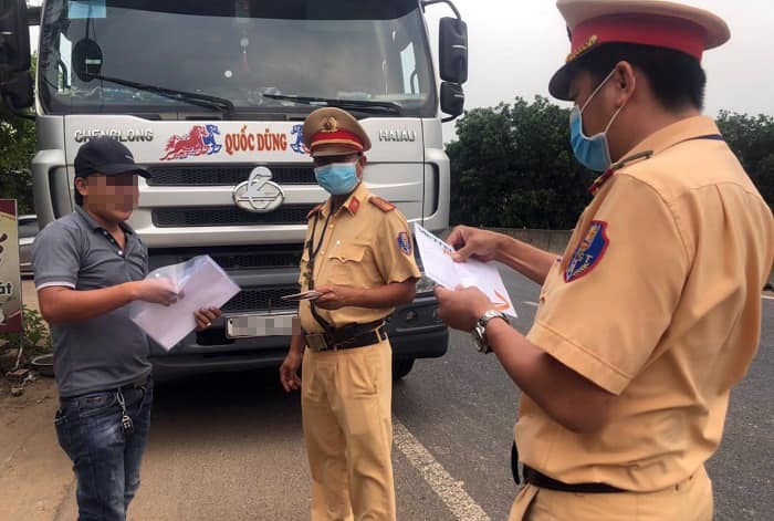 Oto cho qua tai 130% anh 1