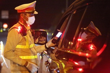 Vi pham toc do va nong do con, tai xe bi phat 39 trieu hinh anh