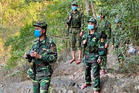 Cach ly 11 nguoi tham du le boc ma o Lao hinh anh