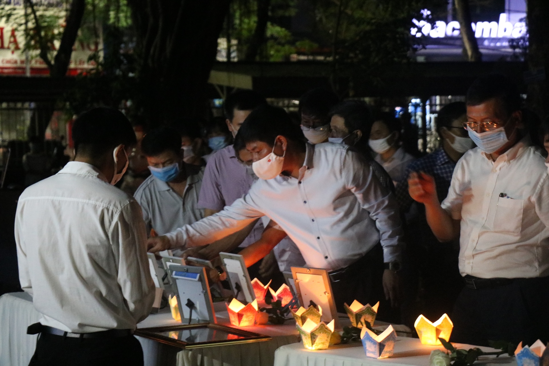 Sinh viên Nguyễn Văn Nhã  ảnh 1 Sinh vien Nguyen Van Nha anh 1