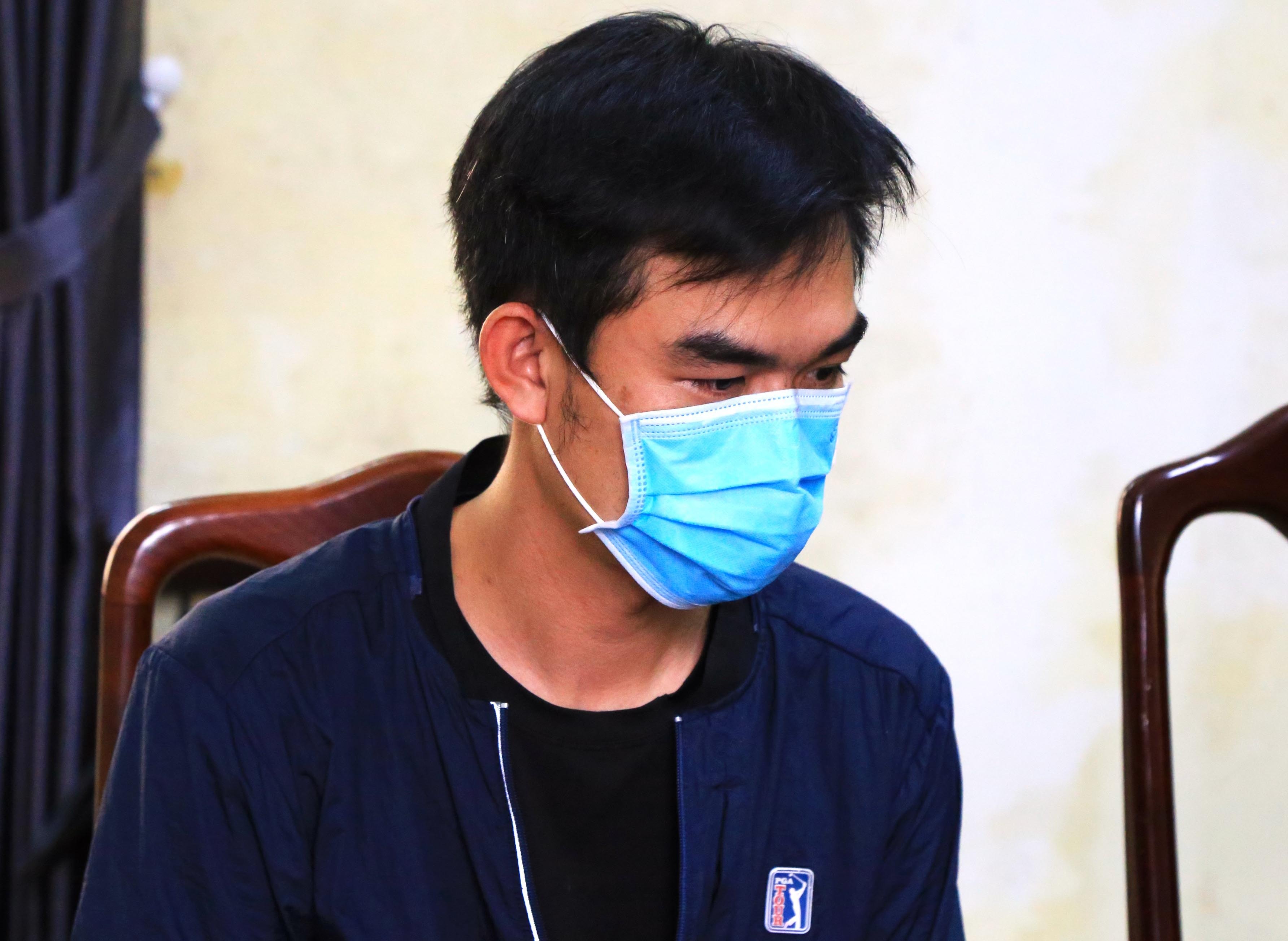 Dua nguoi nhap canh trai phep anh 1