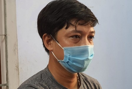 Nam thanh nien giat day chuyen cua chu quan tap hoa hinh anh