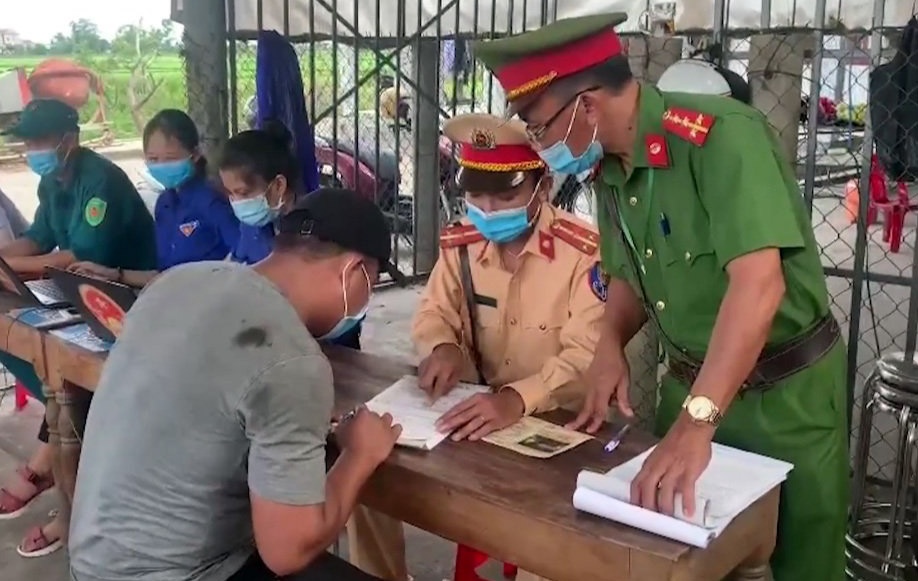 Tron chot kiem dich anh 1