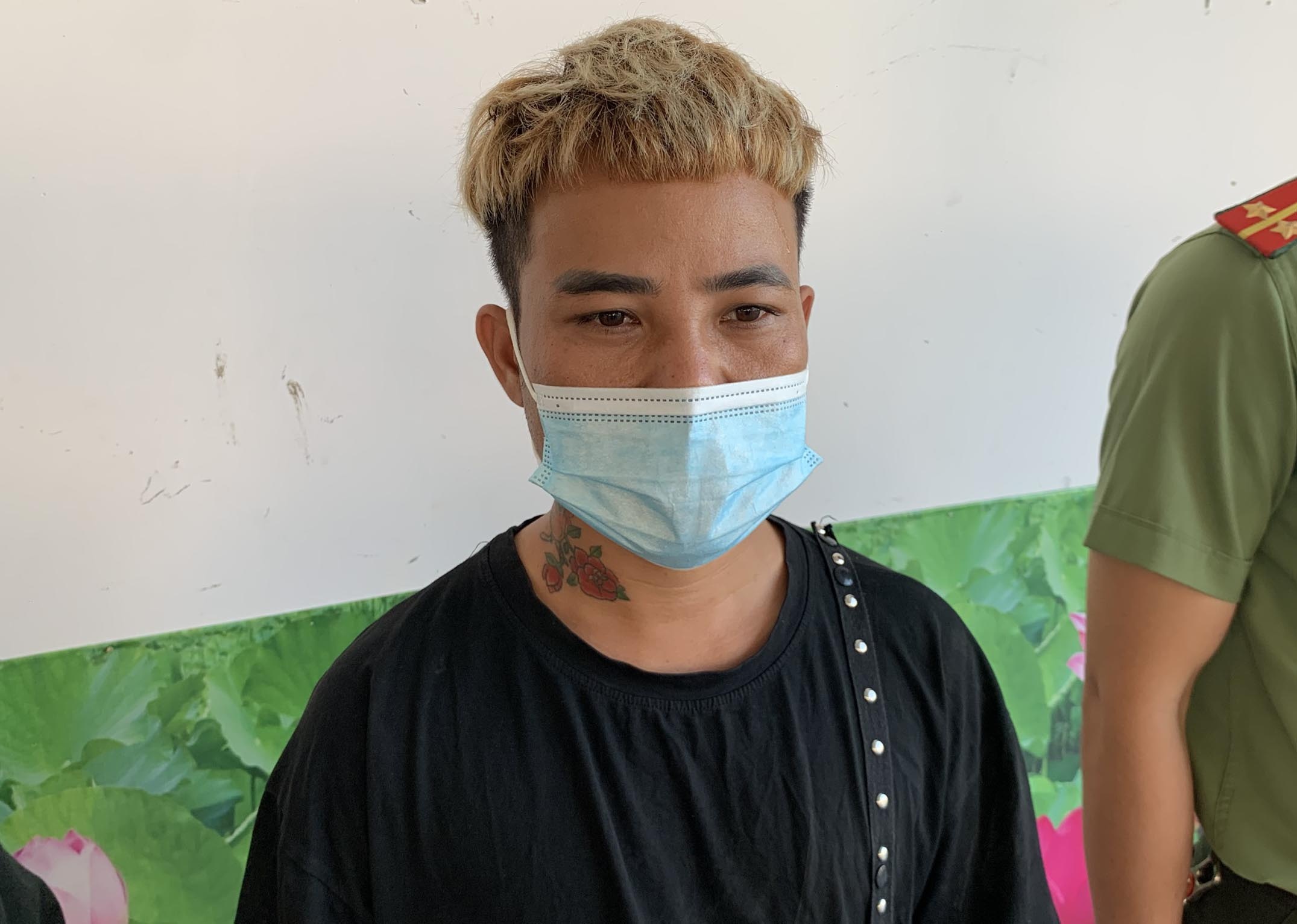 Dua nguoi xuat canh anh 1