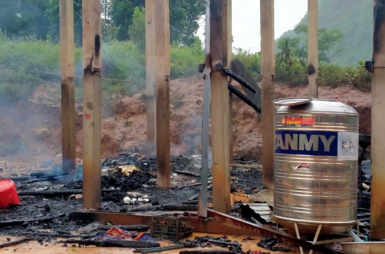 Co gai chet chay anh 1