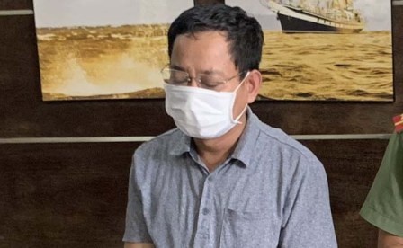Chanh van phong Cang hang khong Phu Bai bi cao buoc tham o 5 ty hinh anh