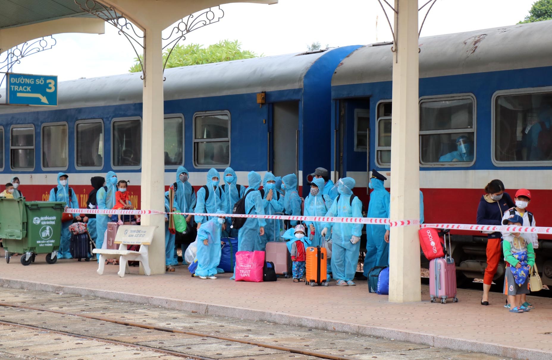 Don 376 cong dan anh 1