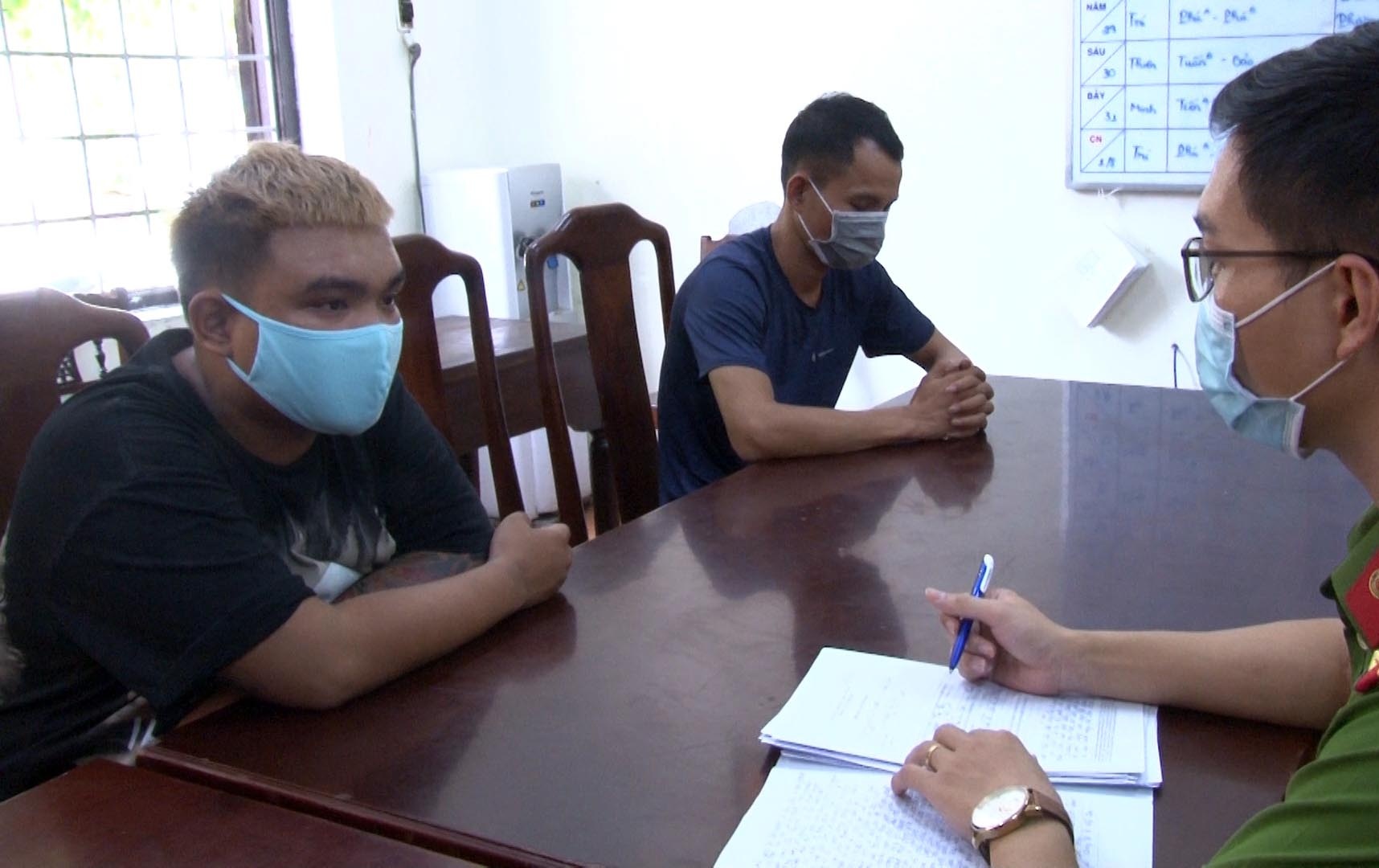 Cho vay nặng lãi ảnh 1 Cho vay nang lai anh 1