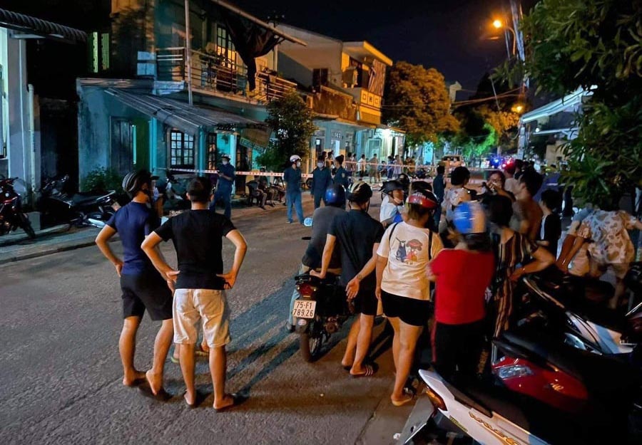 Doi vo chong chet chay anh 1