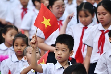 Thua Thien - Hue khai giang truc tuyen doi voi dia phuong bi phong toa hinh anh