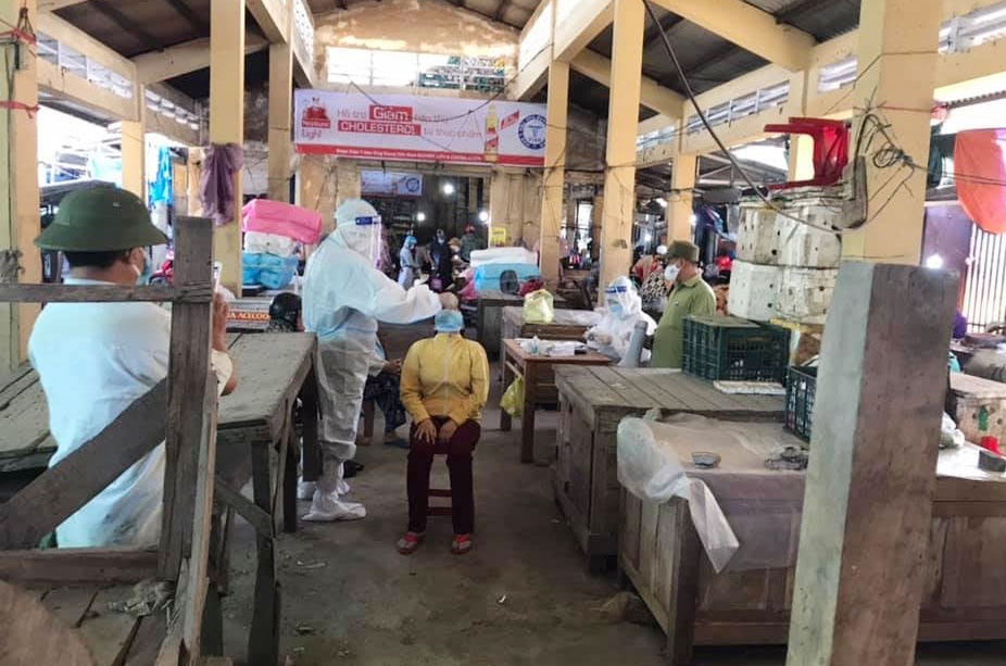 Lay mau xet nghiem o cho anh 1