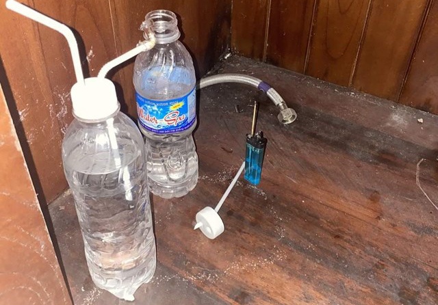 Ma tuy trong khu cach ly anh 1