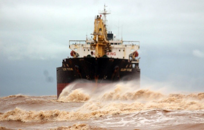 Tau hang mac can anh 1