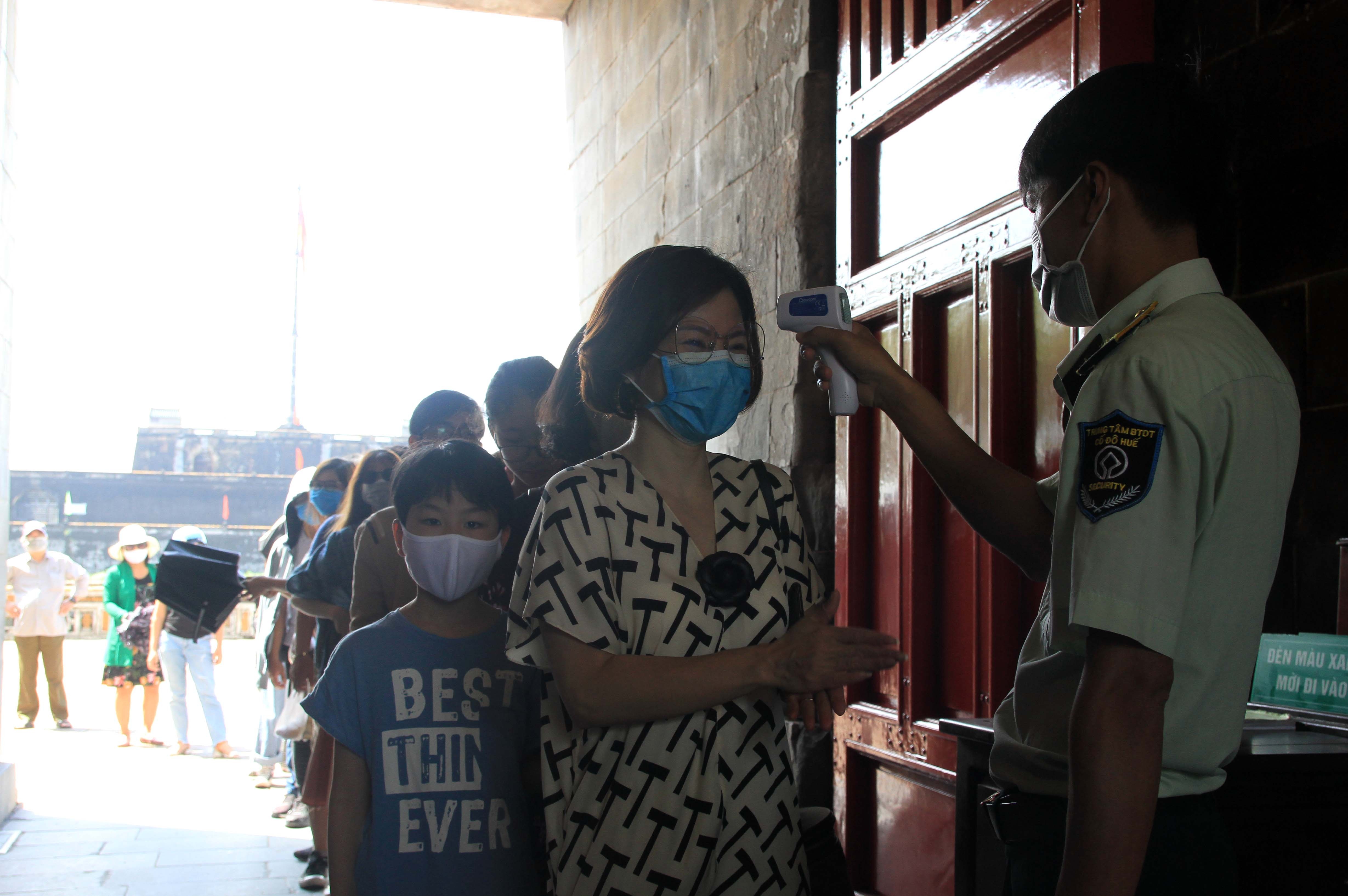 Don khach quoc te anh 2