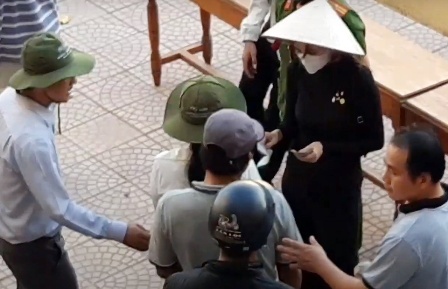 Quang Tri khong biet chinh xac so tien ma Thuy Tien trao tu thien hinh anh