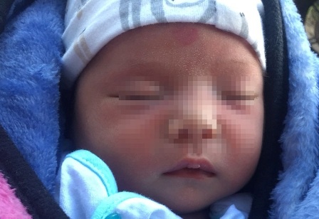 Be gai so sinh bi bo roi o nga 3 duong hinh anh