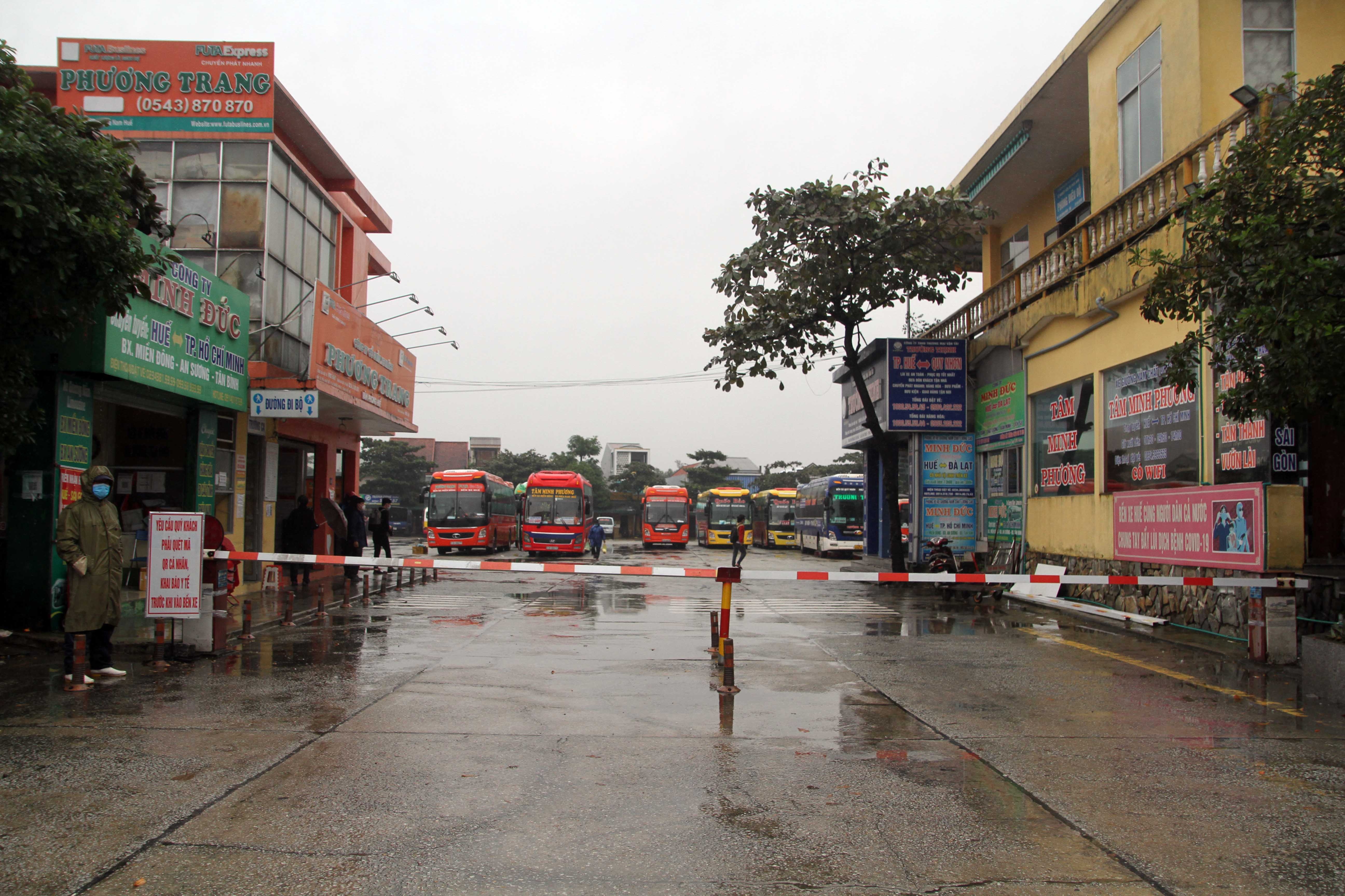 Ben xe vang khach anh 1