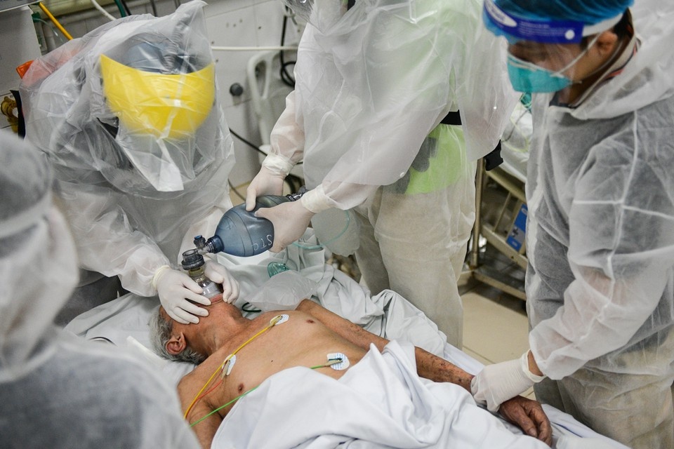 TP.HCM xin ho tro khan 3.000 nhan vien y te hinh anh