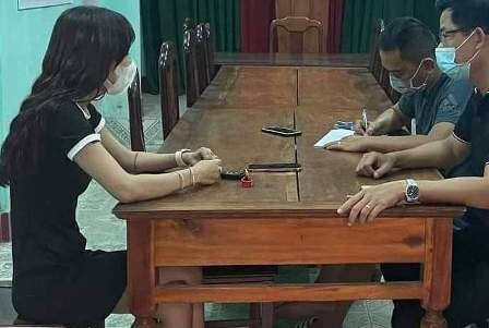 Khoi to co gai tung 54 clip sex len mang hinh anh