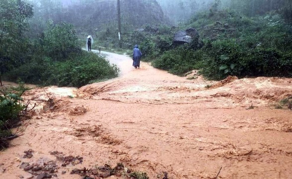 Di doi nguoi dan anh 1
