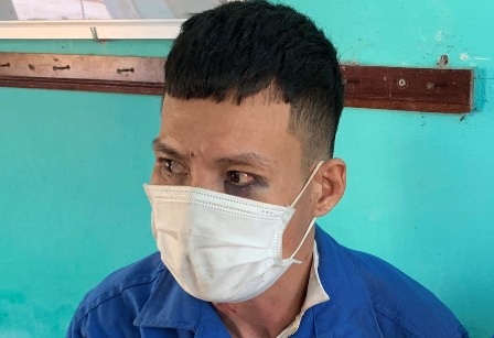 Bat nguoi o quan ca phe de doi no hinh anh