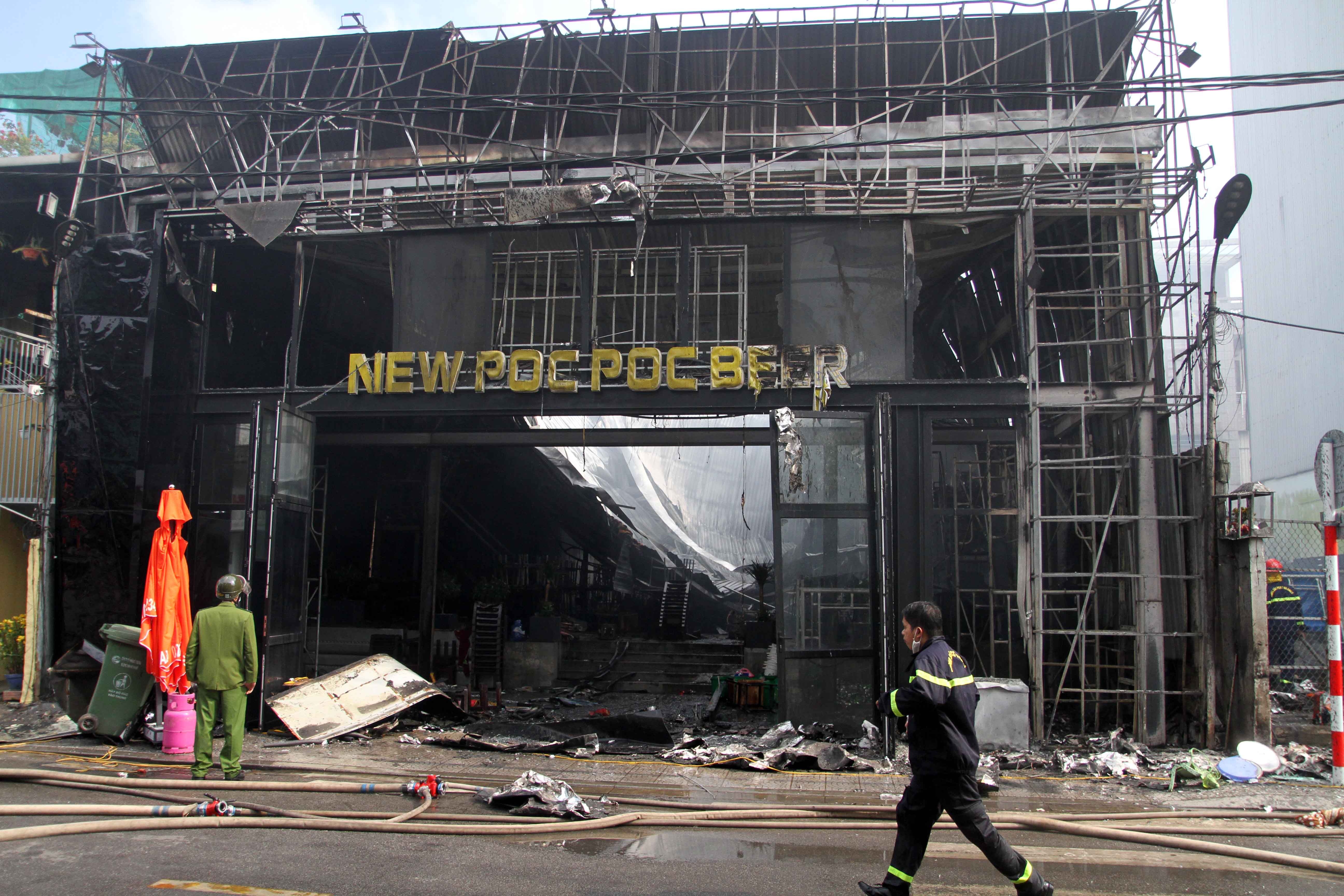 Chay nha hang New Poc Poc Beer anh 1