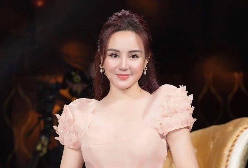 Tam dinh chi giai quyet don ca si Vy Oanh to cao ba Phuong Hang hinh anh