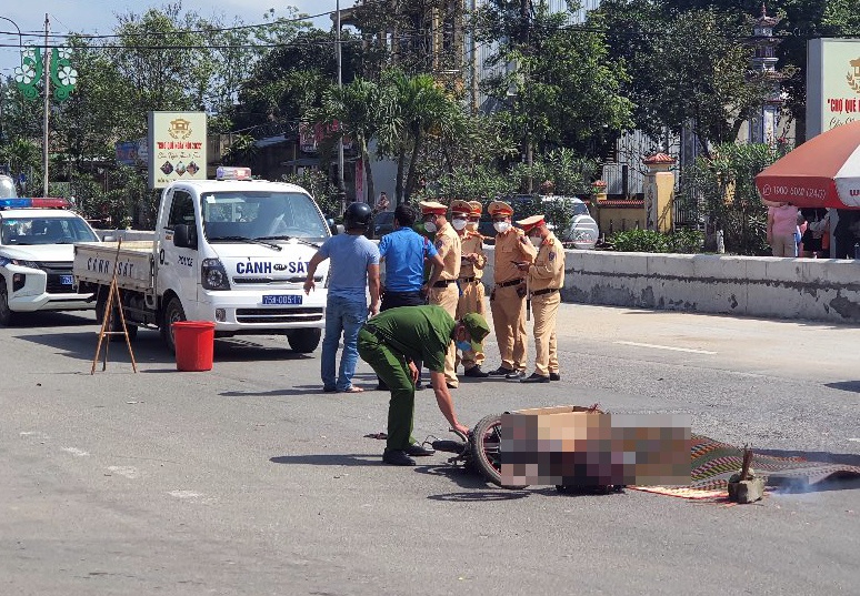 Be gai 10 tuoi tu vong anh 1