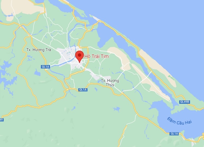 Be trai duoi nuoc anh 1