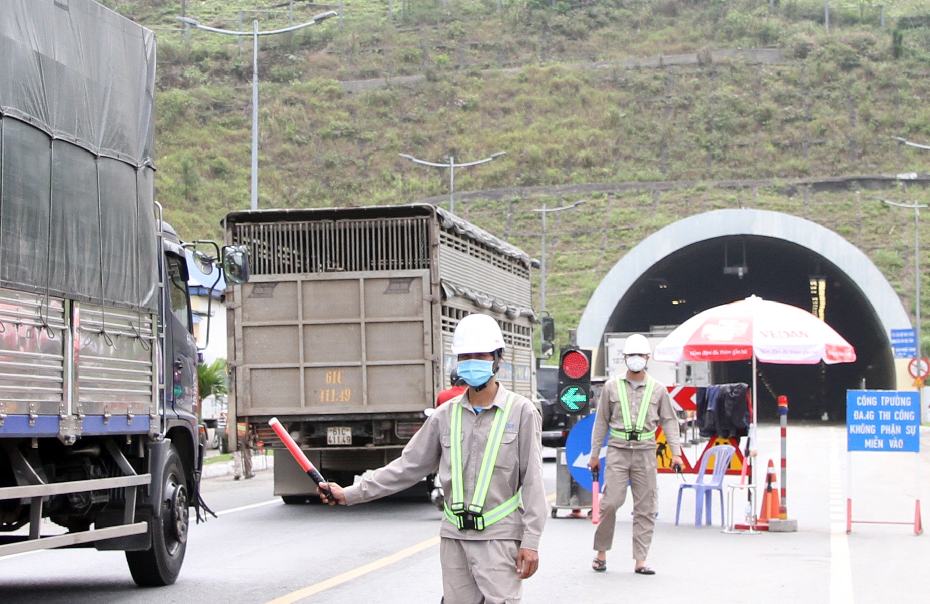 Cho doi qua ham Phuoc Tuong anh 4
