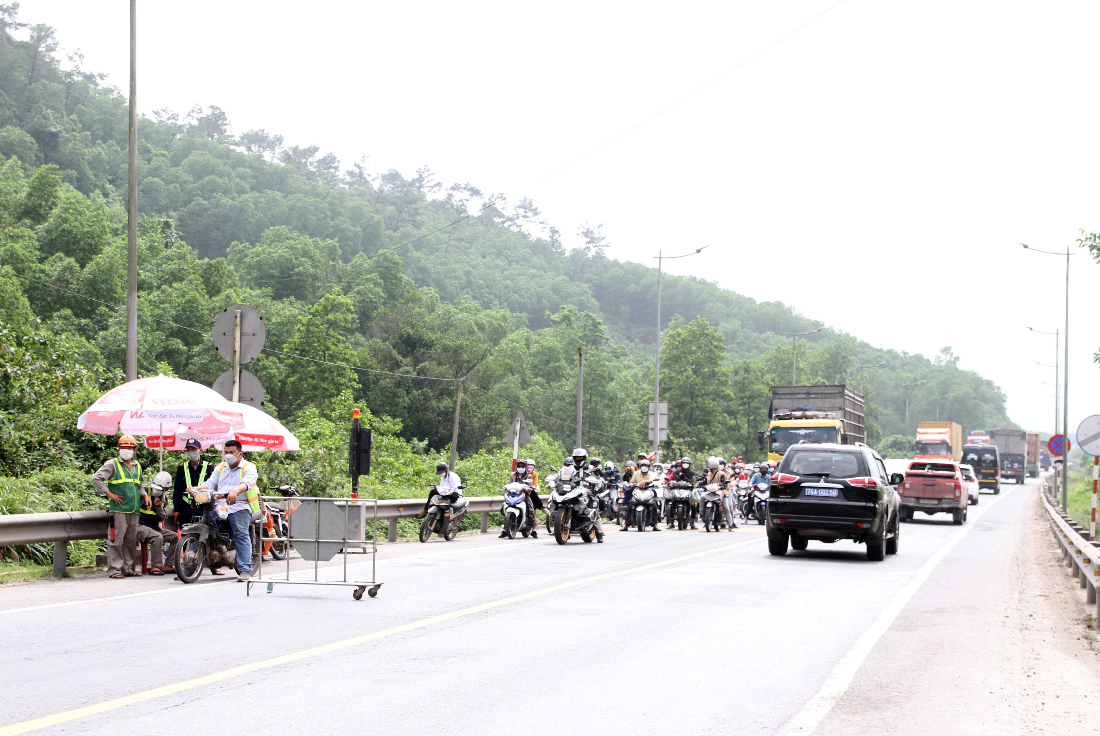 Cho doi qua ham Phuoc Tuong anh 3