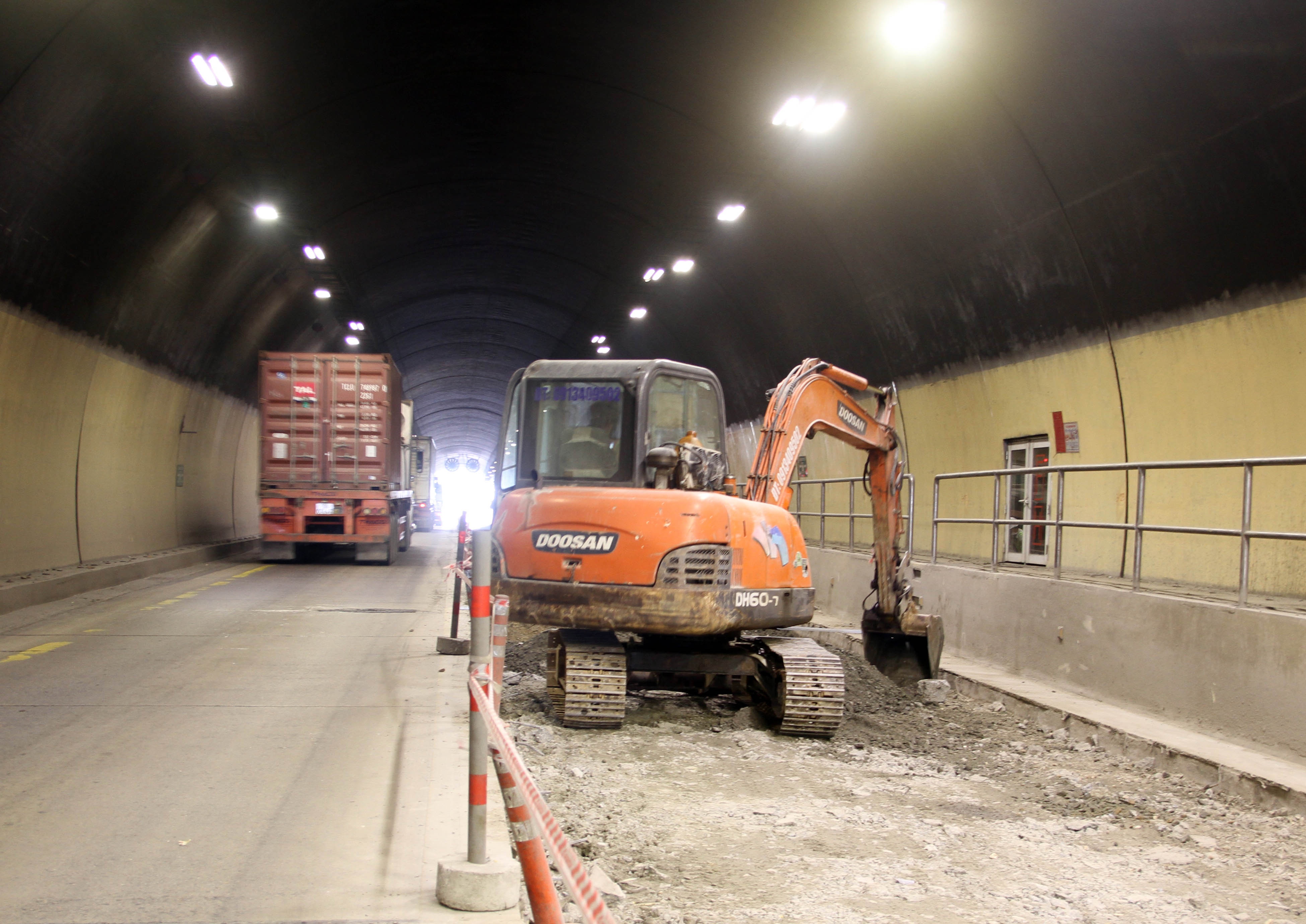 Cho doi qua ham Phuoc Tuong anh 7