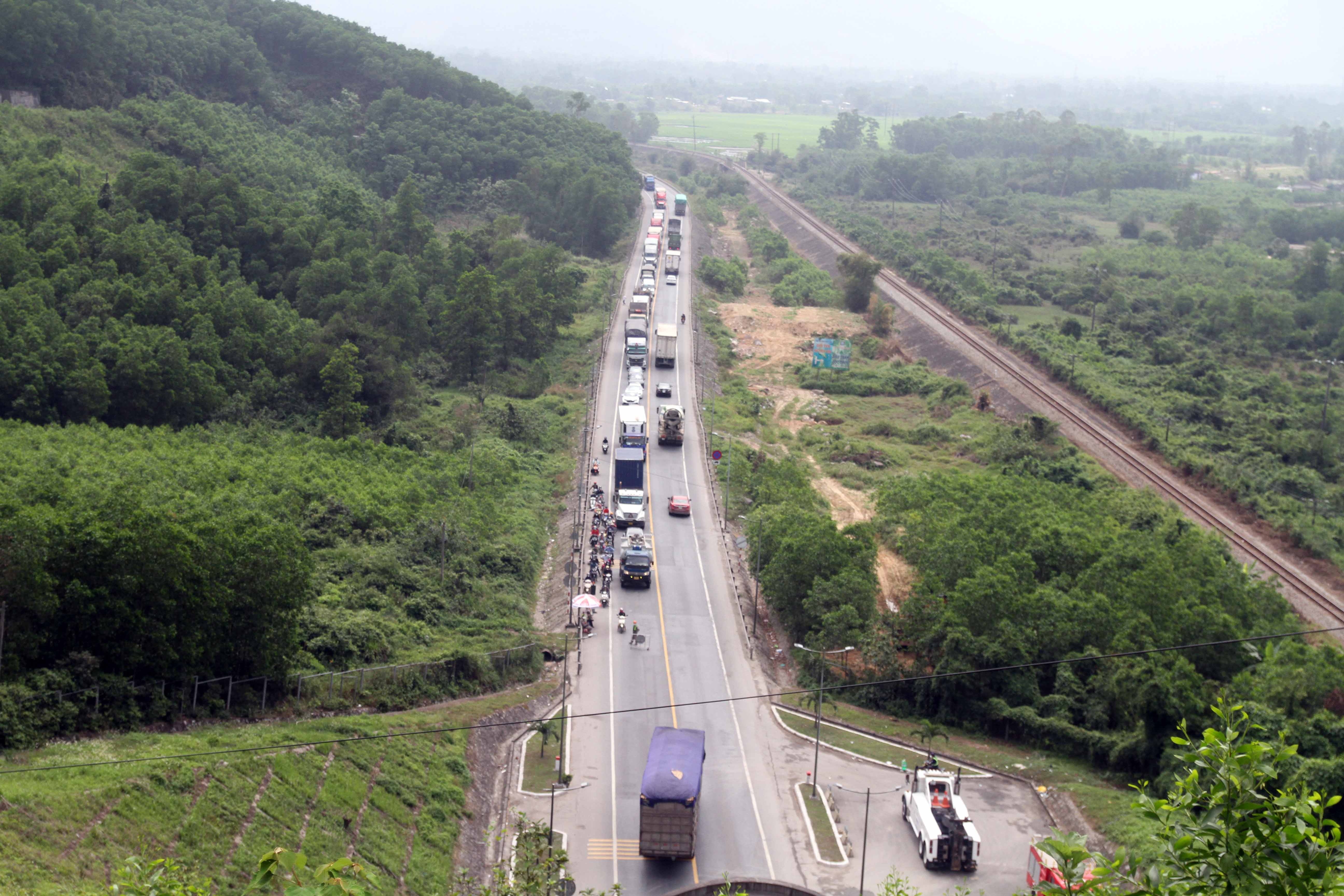 Cho doi qua ham Phuoc Tuong anh 1