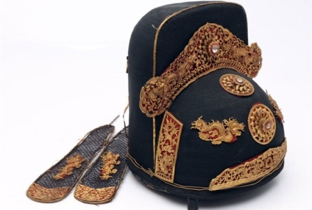 2 co vat trieu Nguyen duoc hien tang cho Thua Thien - Hue hinh anh