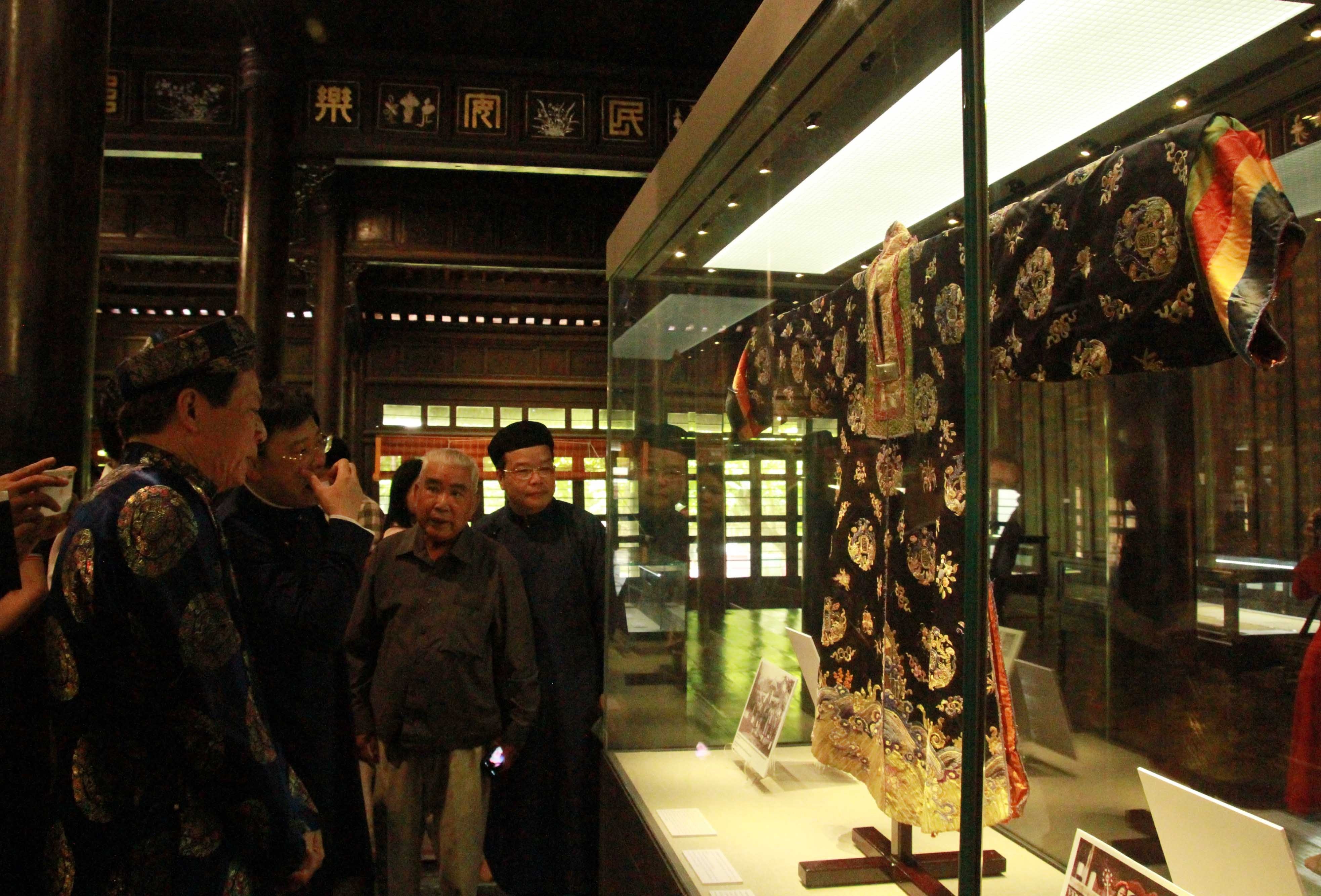 Co vat trieu Nguyen anh 2