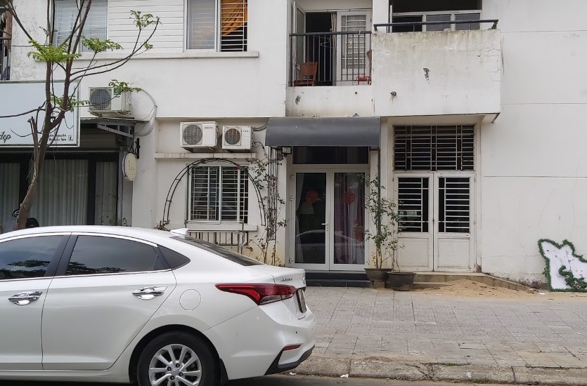 Cán bộ hành xử thiếu chuẩn mực ảnh 1 Can bo hanh xu thieu chuan muc anh 1