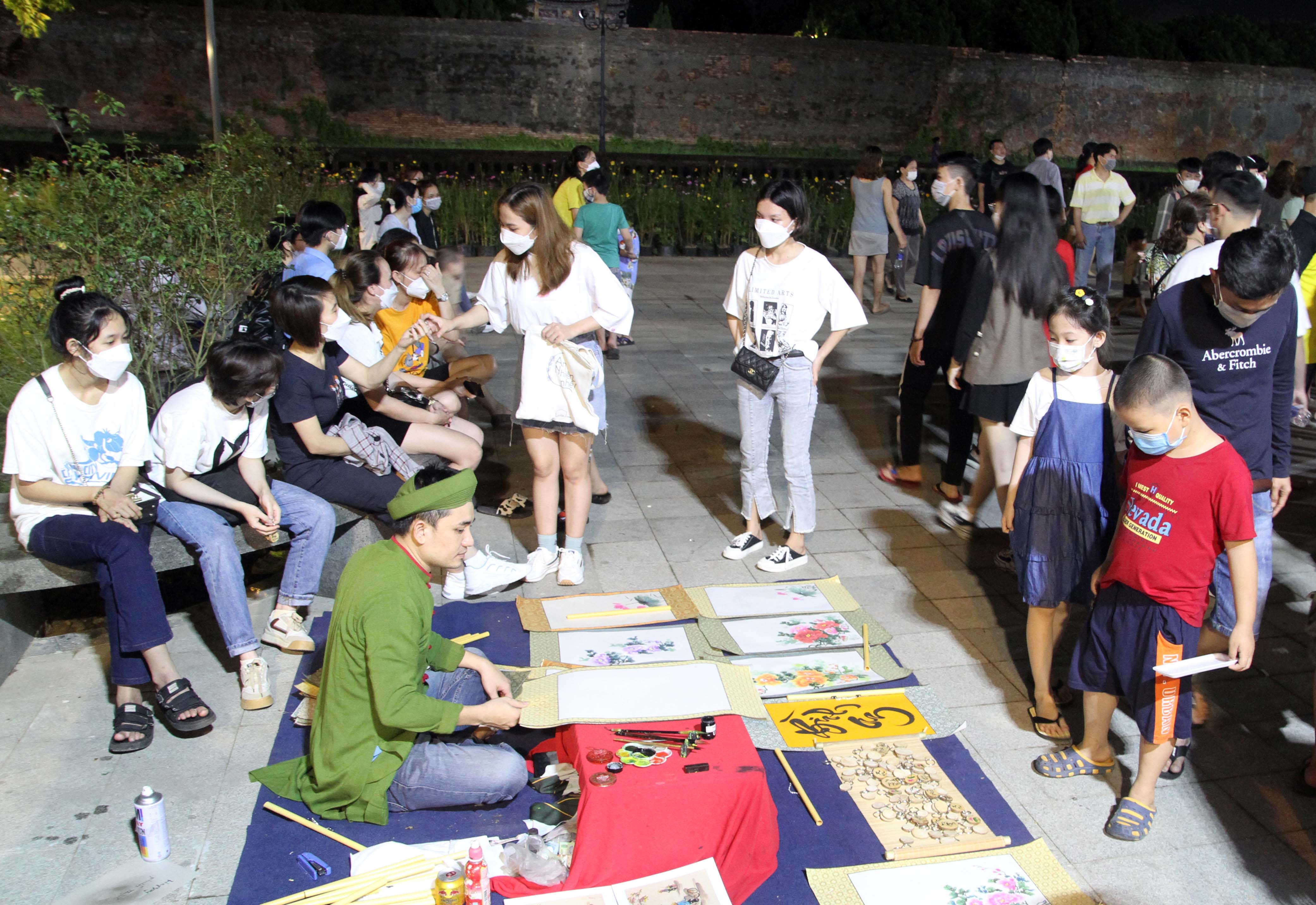 Pho dem Hoang thanh Hue anh 4