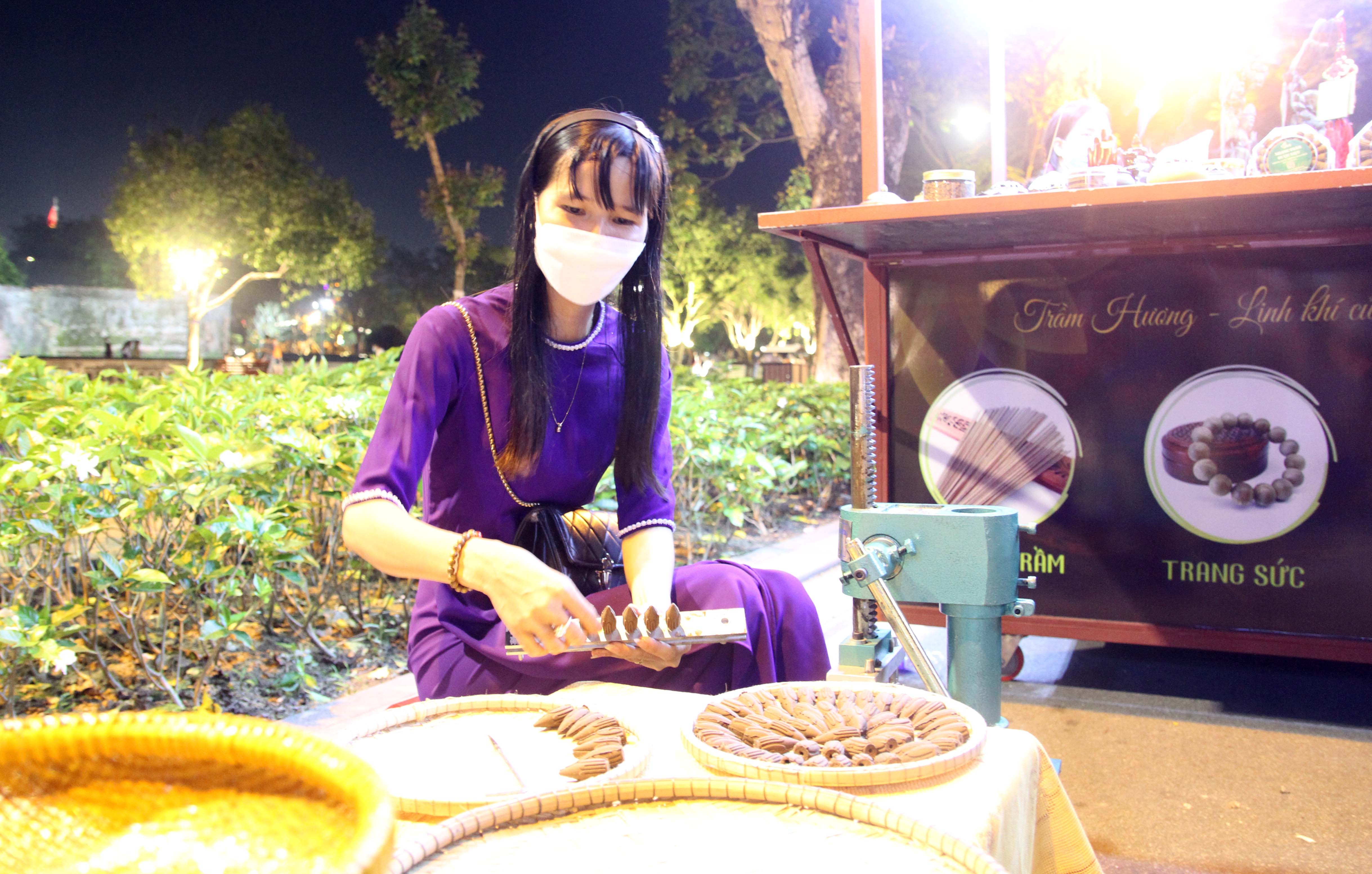 Pho dem Hoang thanh Hue anh 5