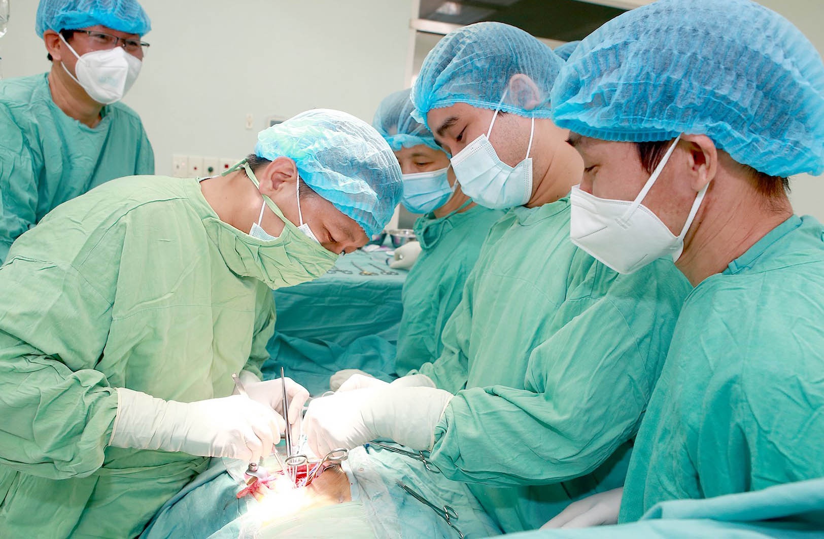 Hien tang cuu nguoi anh 1